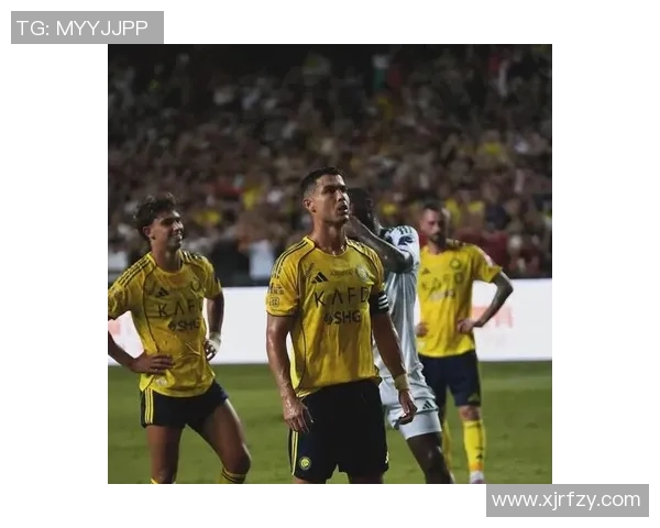 何超足球明星背后的故事及其父母的成长经历与影响